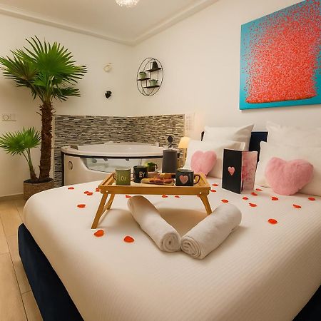 L'Escale Balneo'Romantique - Loveroom - Jacuzzi & Petit Dejeuner Villiers-sur-Marne Zewnętrze zdjęcie
