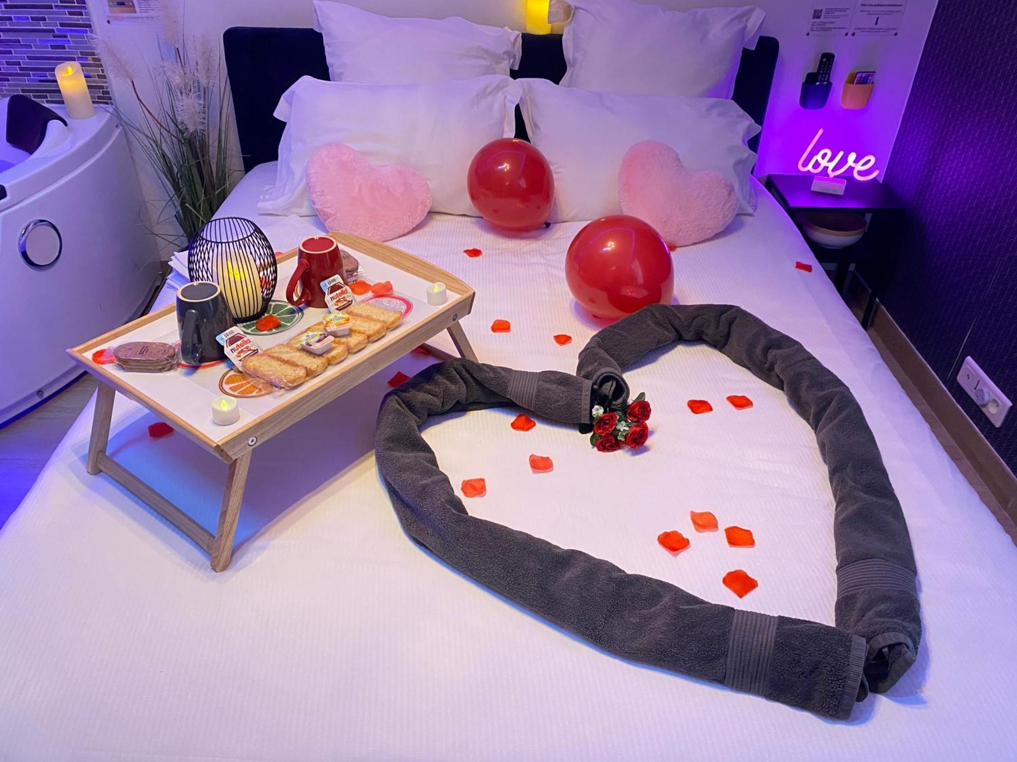 L'Escale Balneo'Romantique - Loveroom - Jacuzzi & Petit Dejeuner Villiers-sur-Marne Zewnętrze zdjęcie