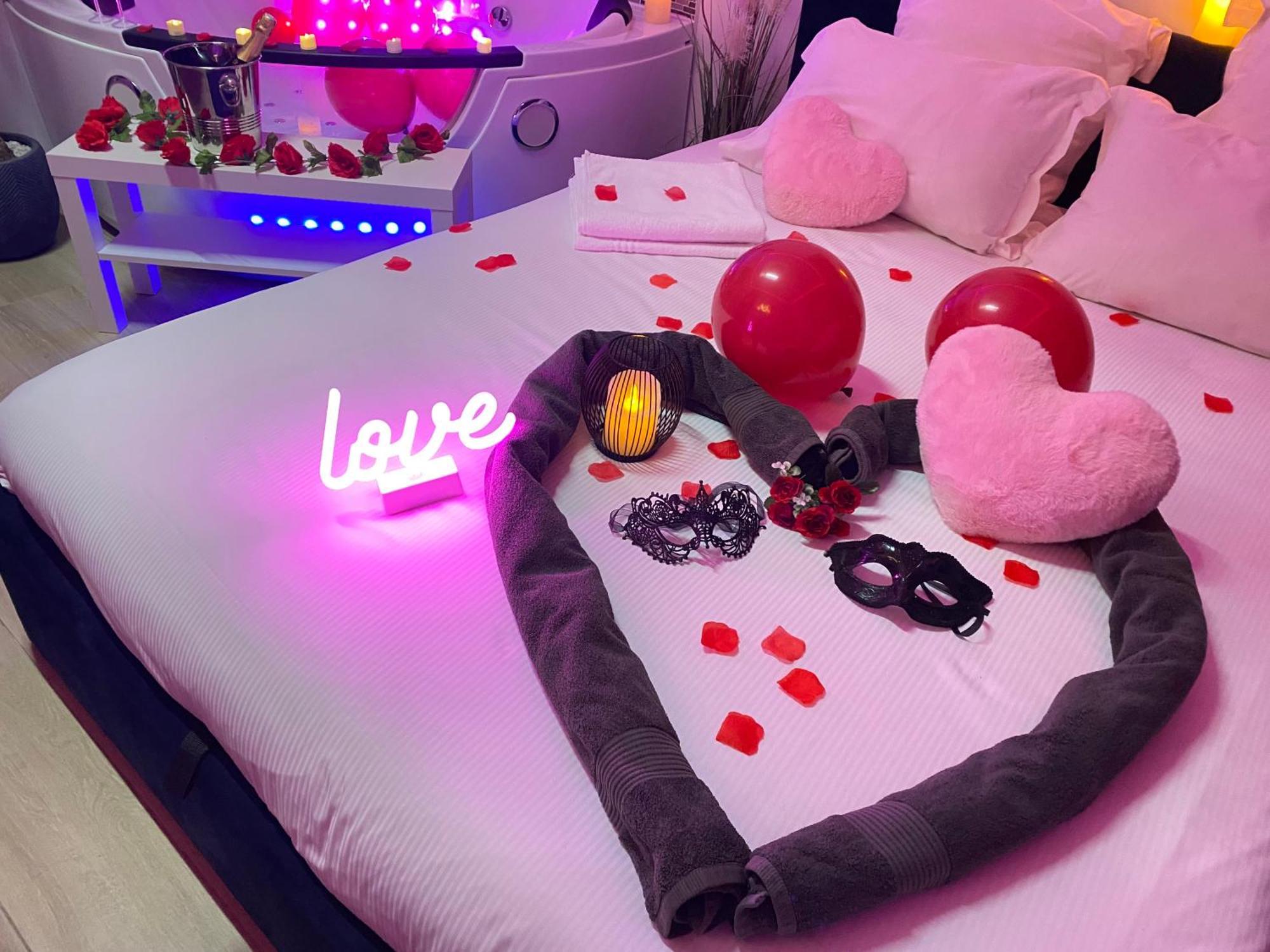 L'Escale Balneo'Romantique - Loveroom - Jacuzzi & Petit Dejeuner Villiers-sur-Marne Zewnętrze zdjęcie